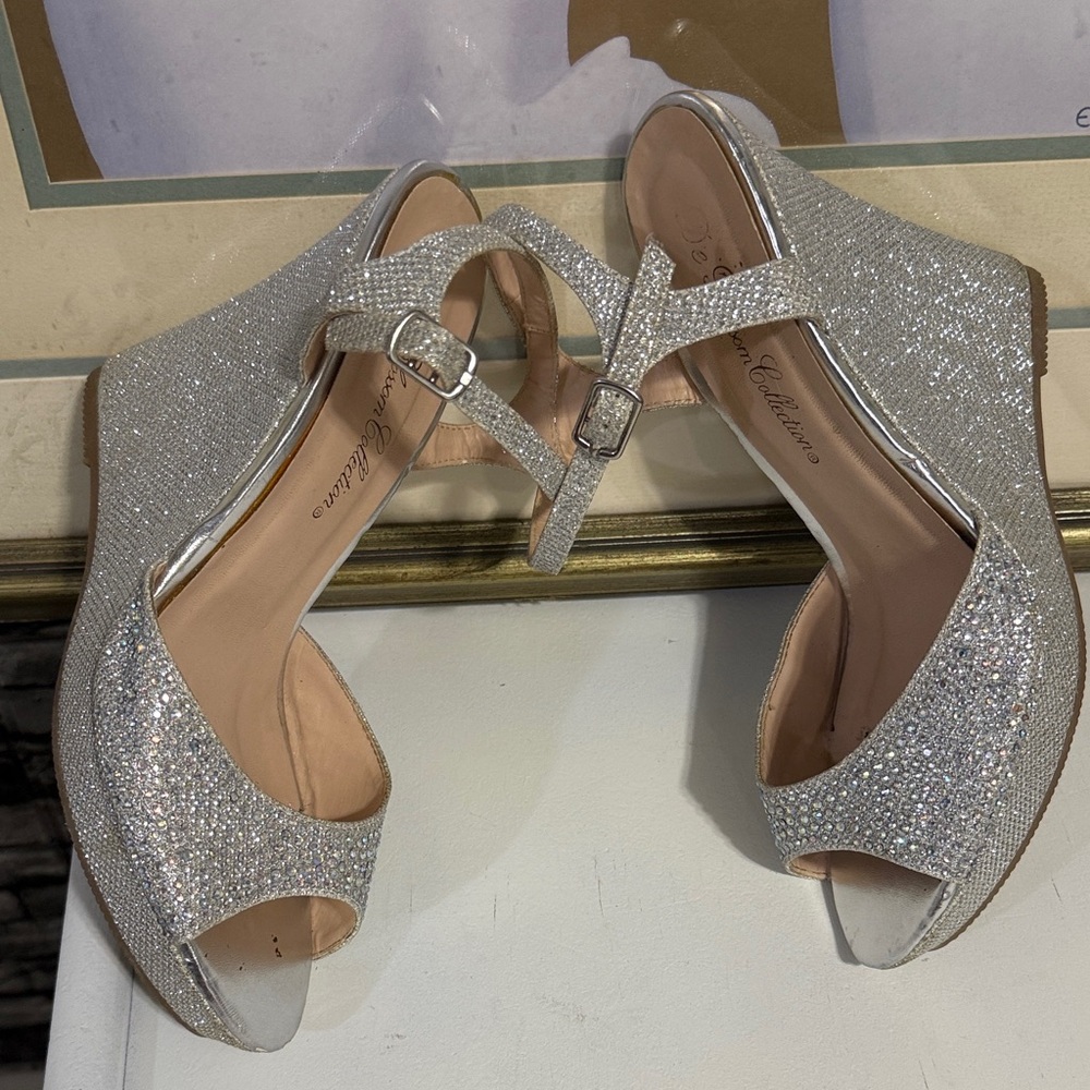 De Blossom Collection stylish Sparkling Silver Heels